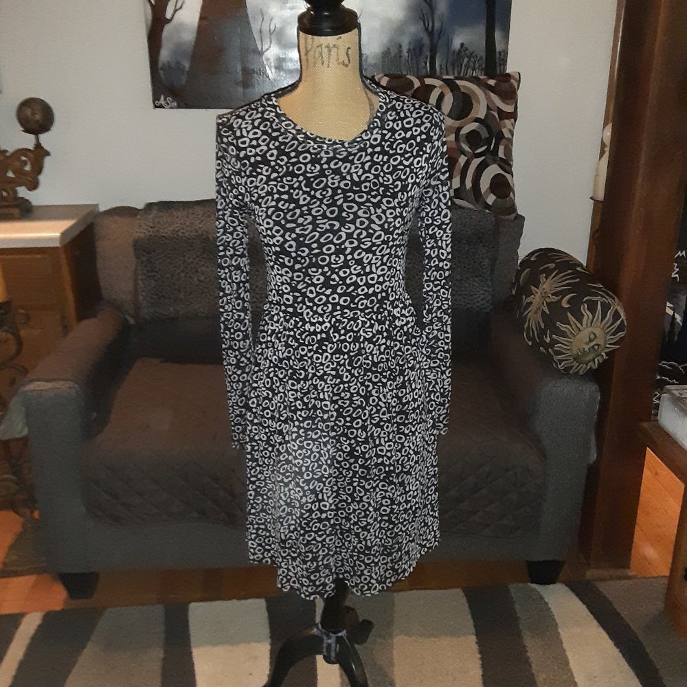 womans long sleeve dress xs black and tan